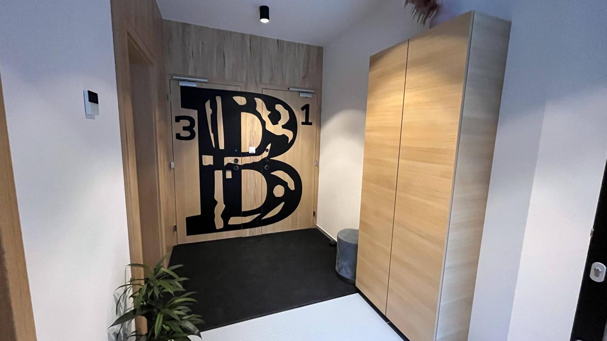 Apartmanhrabovob14 รูชอมแบรอค ภายนอก รูปภาพ
